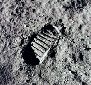 first foot print on the moon