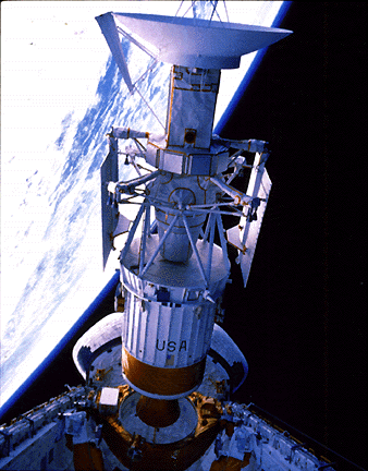 Atlantis deploys the Magellan probe